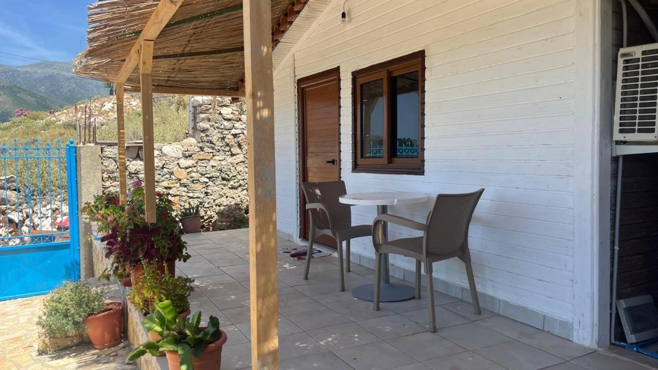 Kongjoni'S Rooms Himare Eksteriør bilde